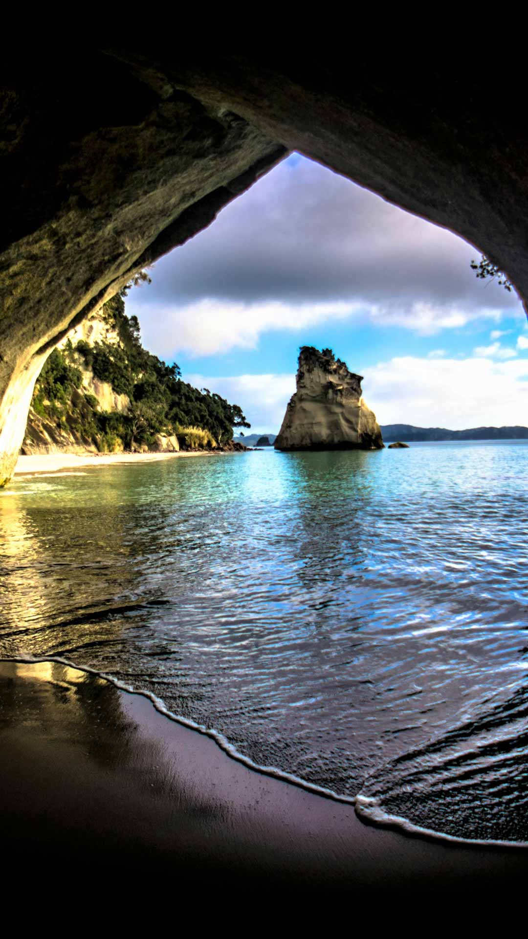 海滩洞穴