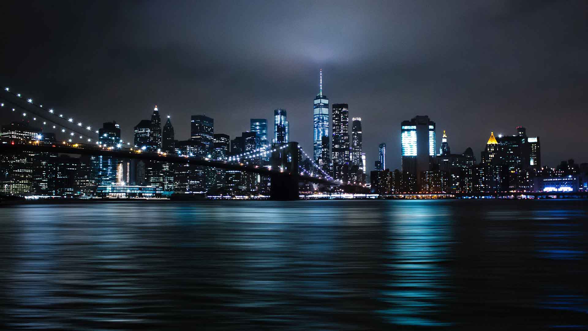 布鲁克林大桥和帝国大厦的夜景