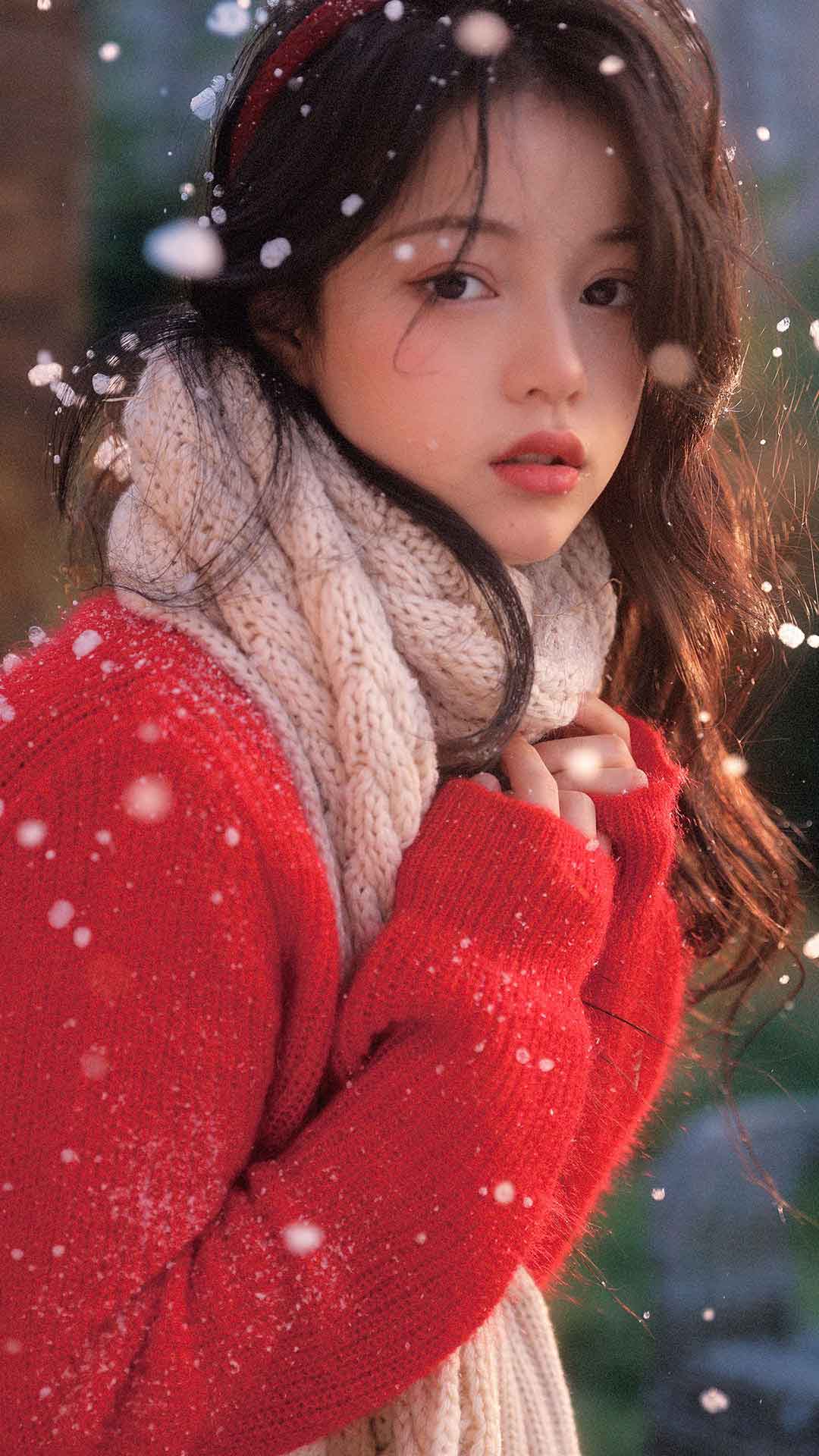 甜美少女雪中迷人写真