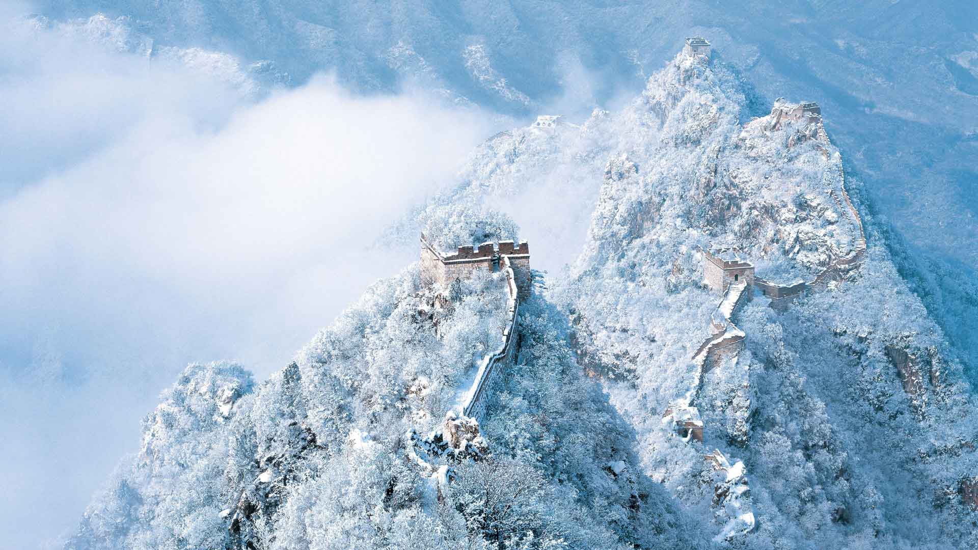 被雪覆盖的长城，中国