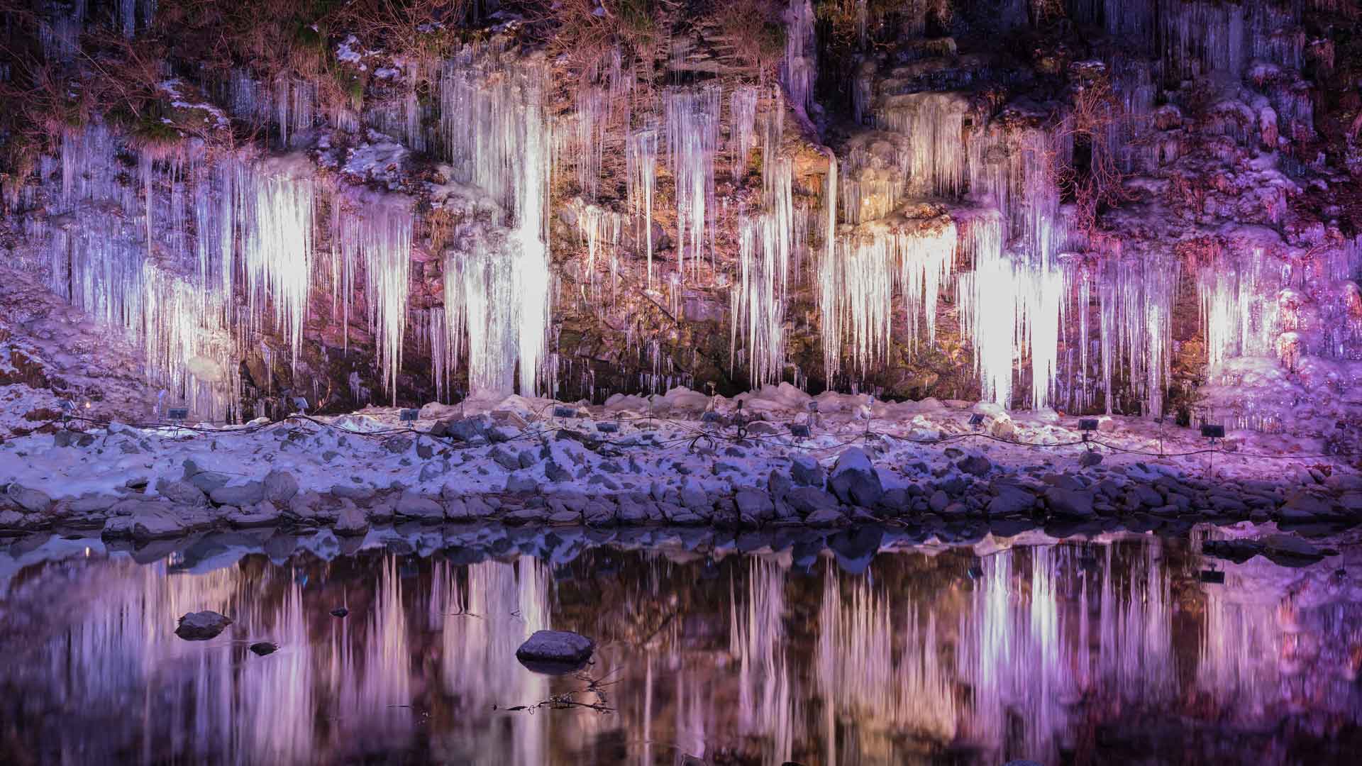 三十槌冰柱，秩父市，日本