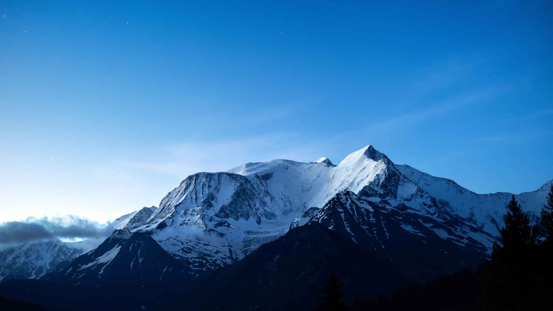雪山黎明勃朗峰早晨法国