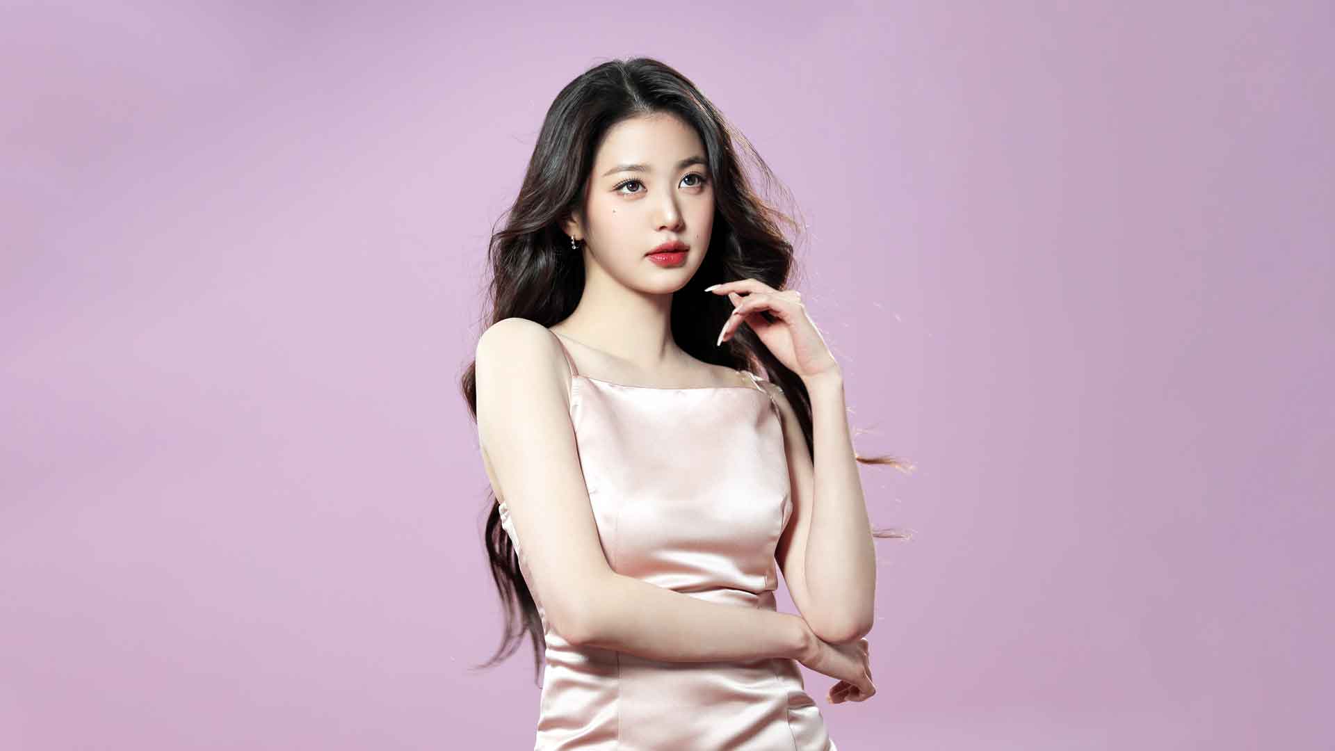 张员瑛Kpop 名人粉红美女唱歌