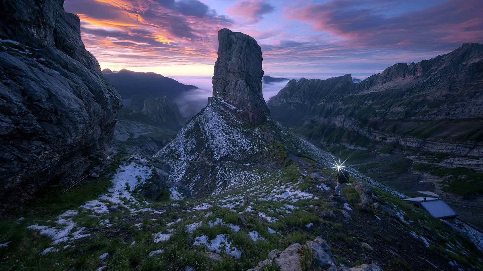壮观的风景山日落黄昏瑞士