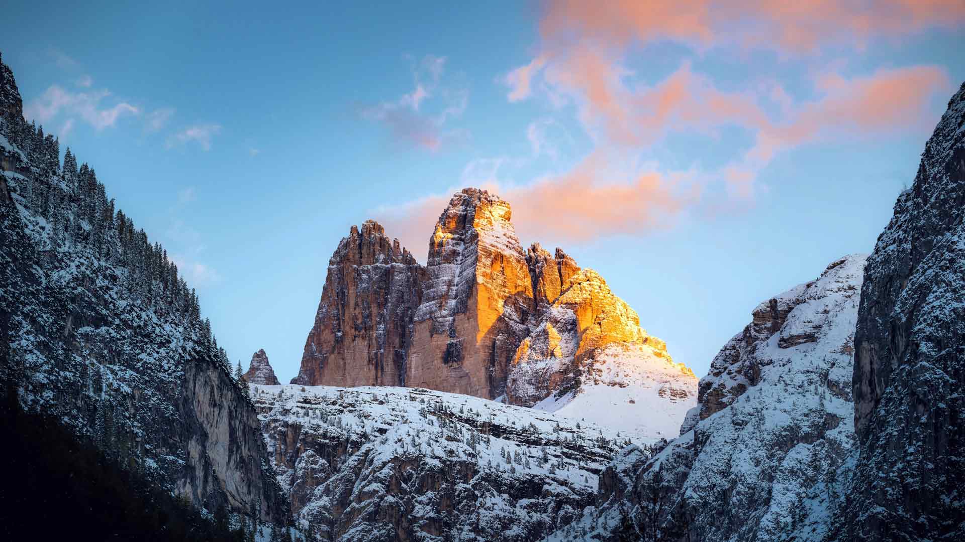 雪山日落拉瓦雷多三峰