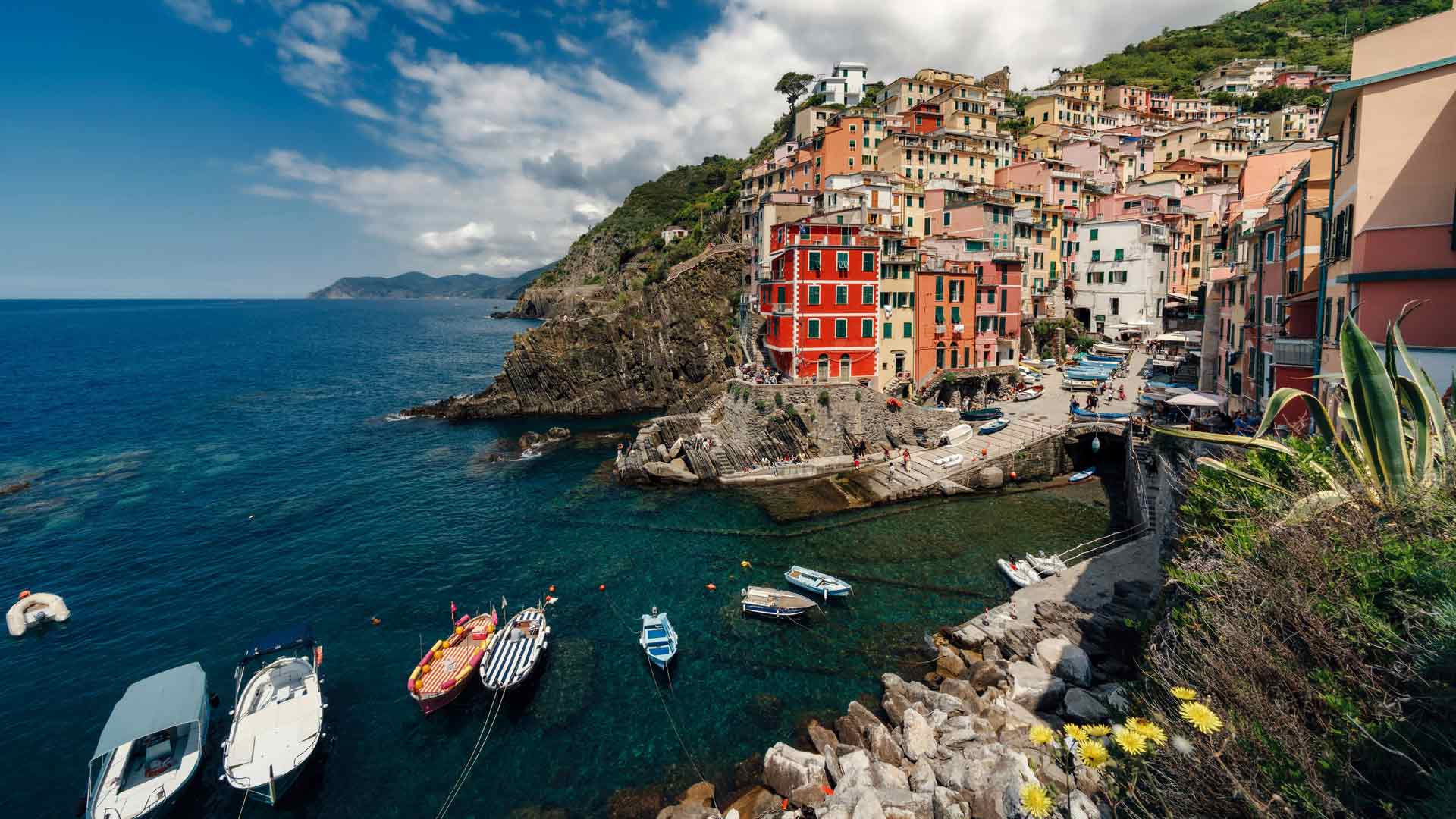 港口码头城镇海岸船里奥马焦雷意大利 5K