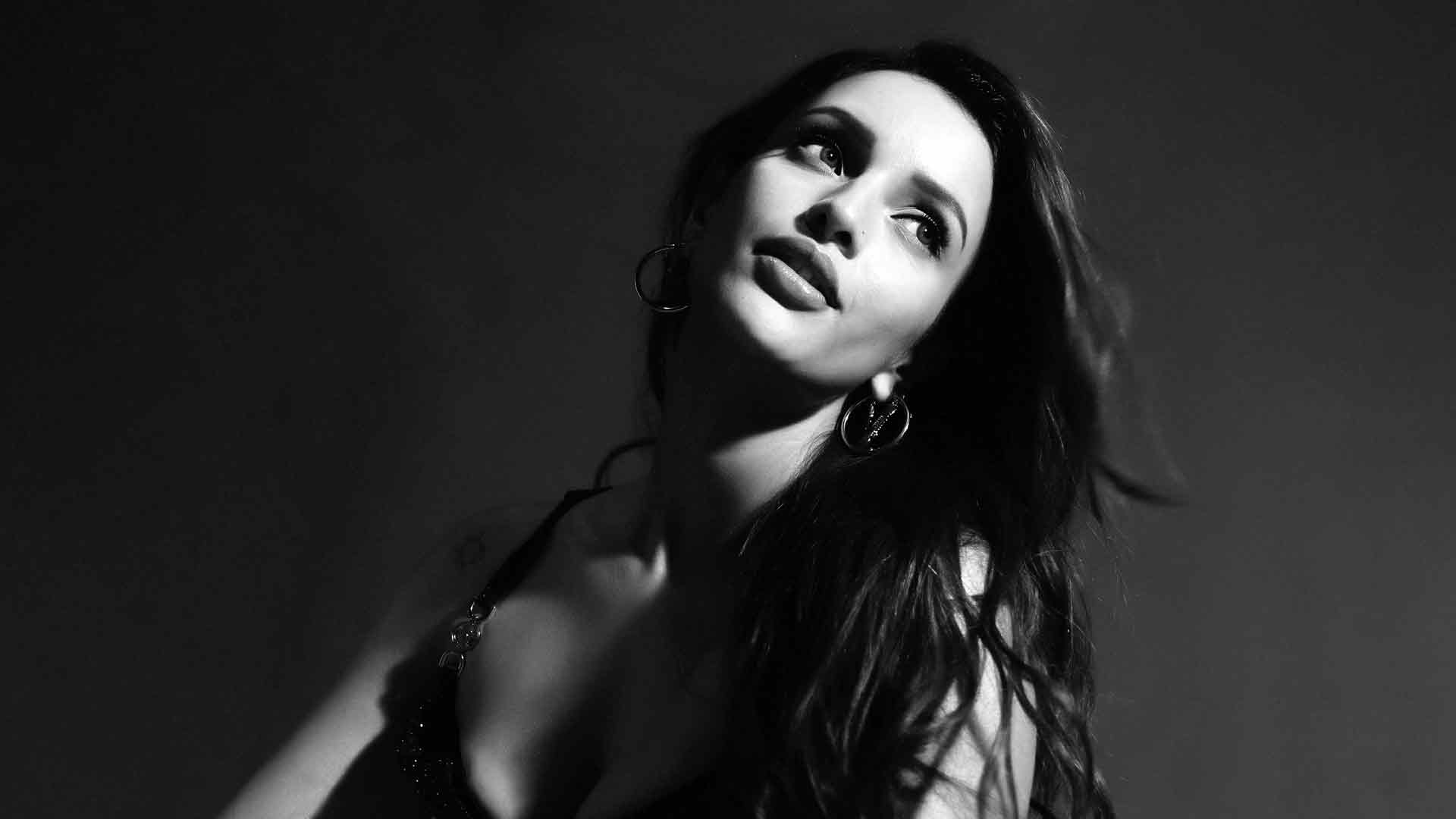 Tripti Dimri 黑白壁纸