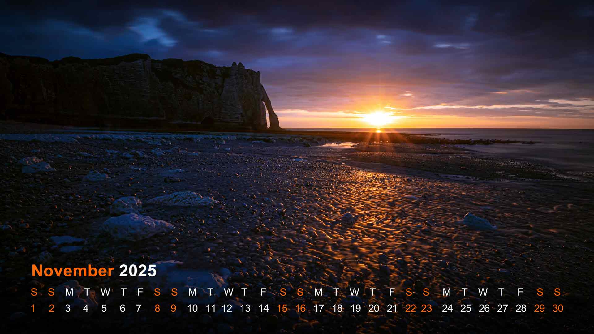 法国埃特雷塔日出海滩 2025 年 11 月