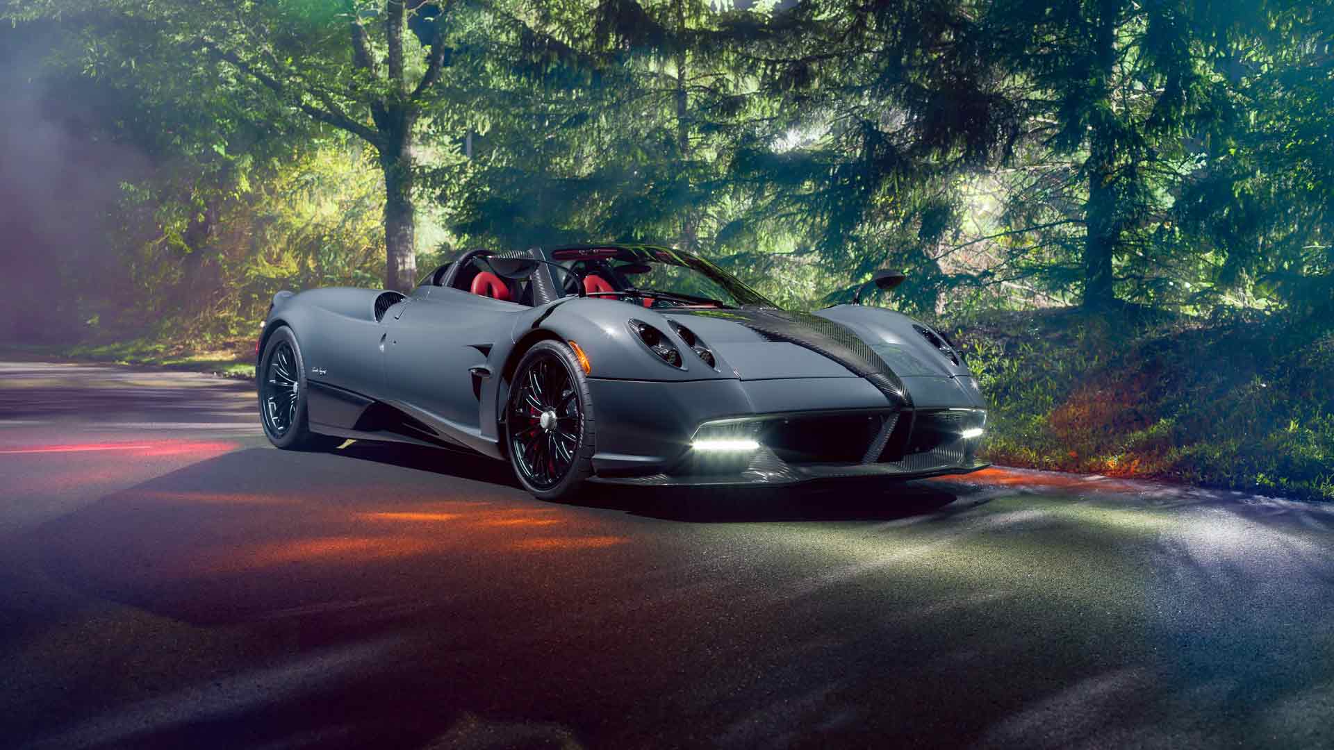 帕加尼 Huayra Roadster 8K 壁纸