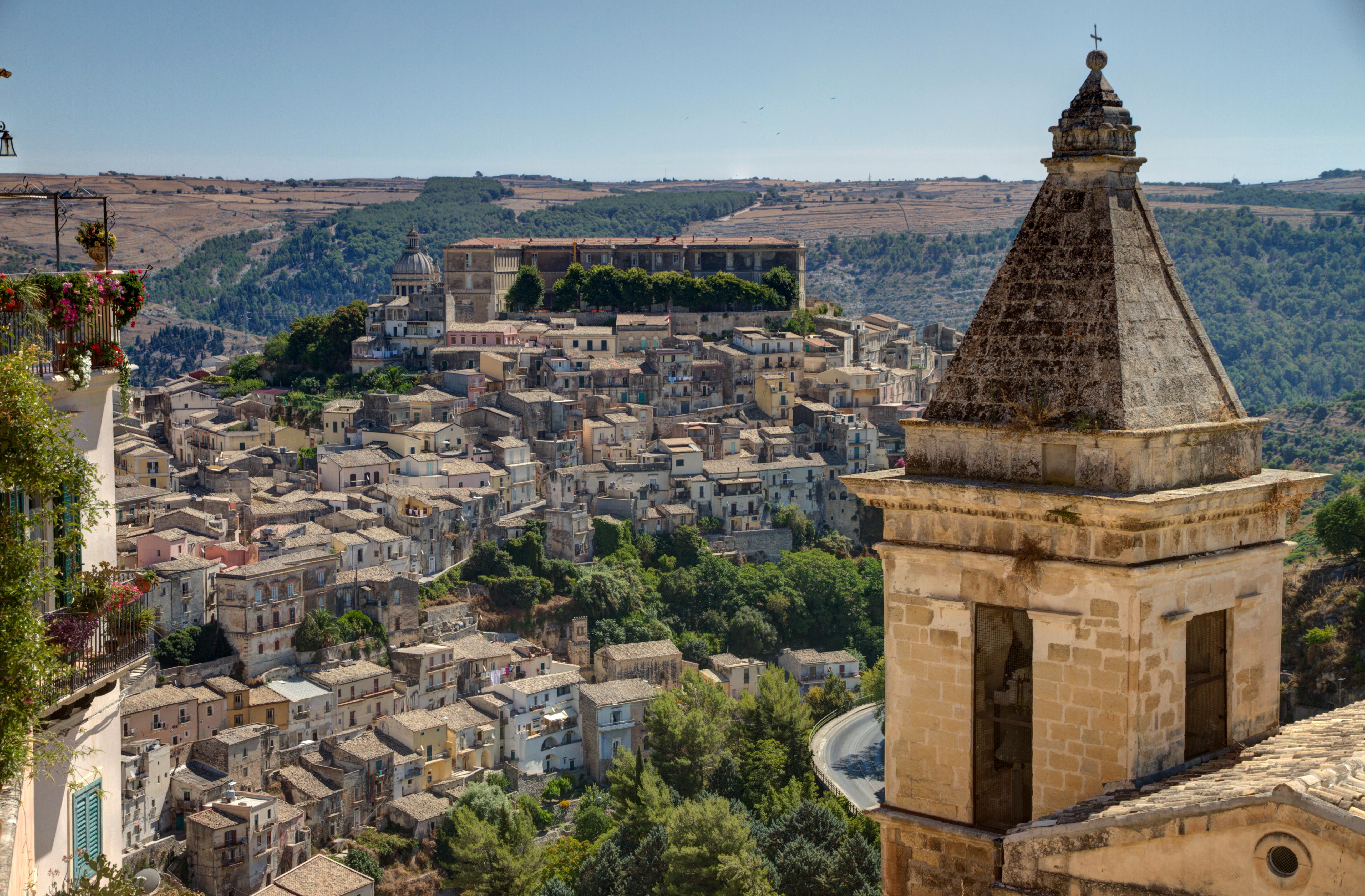 从 Santa Maria delle Scale 欣赏拉古萨的景色