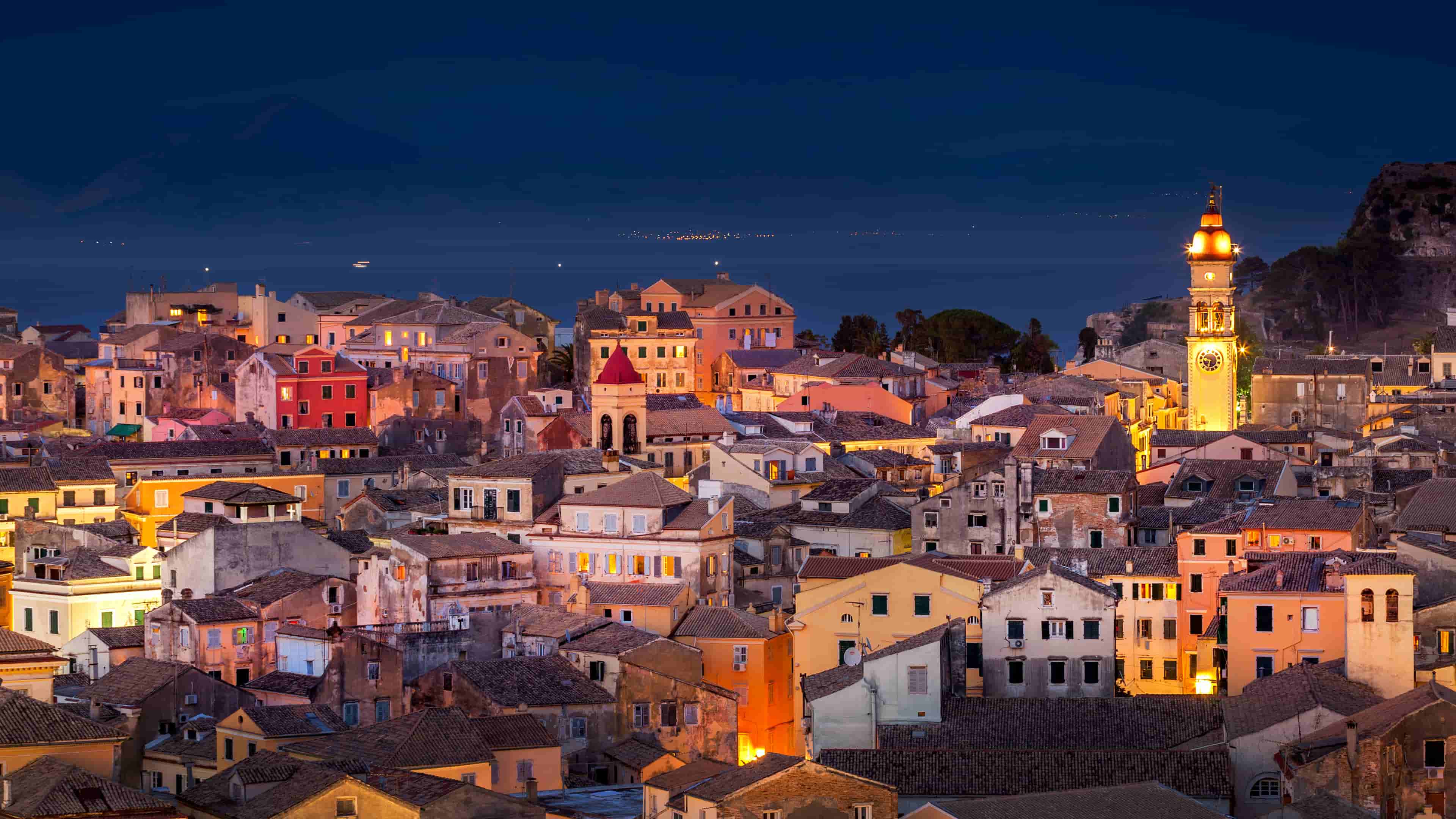 希腊科孚岛的夜晚风景